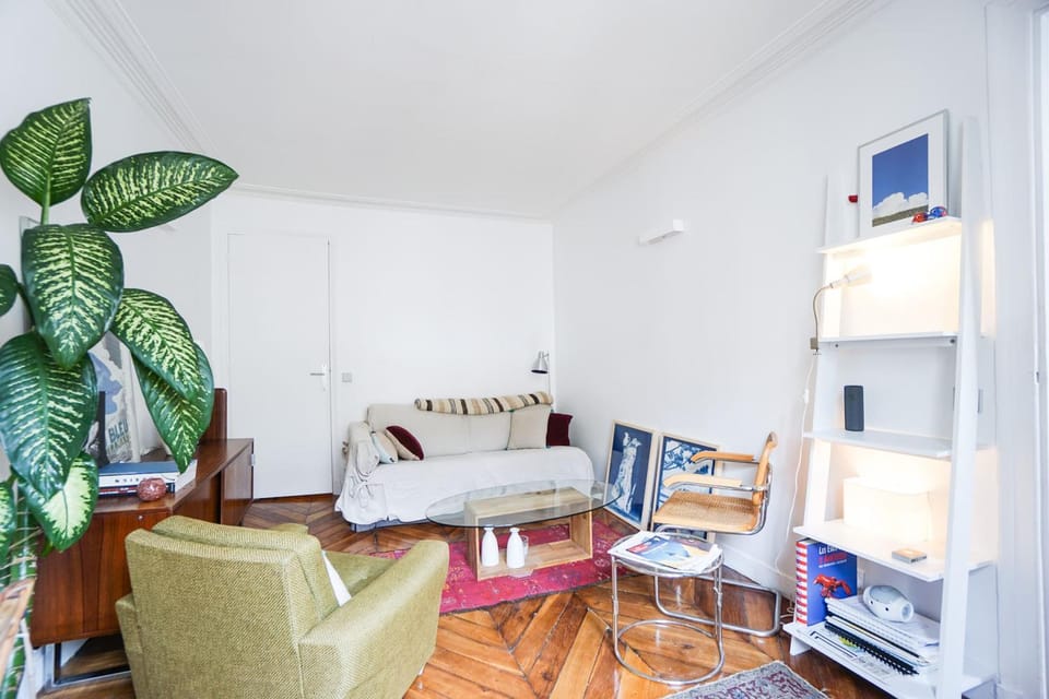 Beautiful Design Apt In Paris Near The Louvre Apartment in Paris