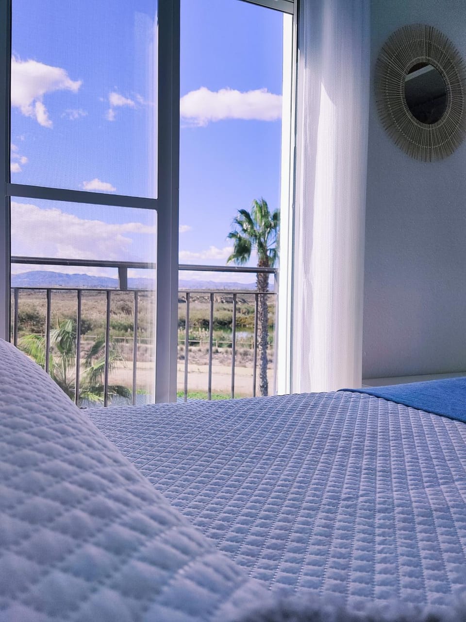 Bed, Balcony/Terrace, Bedroom, Lake view