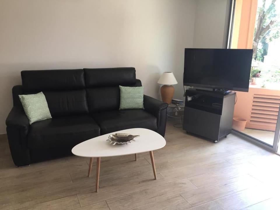 Belle résidence au centre de Saint Tropez avec piscine et garage Apartment in Saint-Tropez