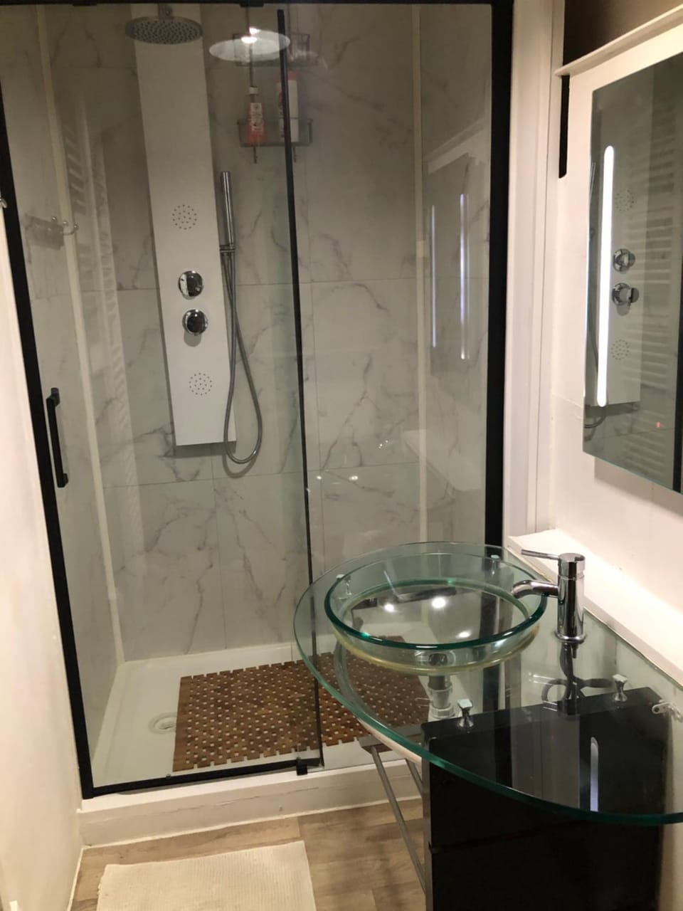 Le Victor HUGO 1G et sa pizza offerte Apartment in Aurillac