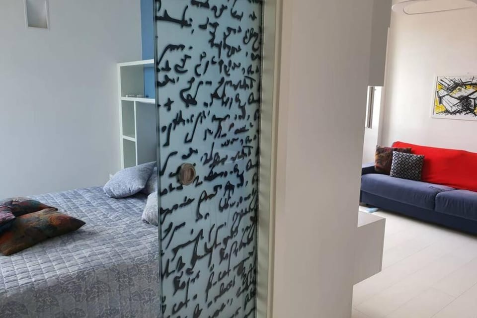 Bed, Living room, Photo of the whole room, Bedroom