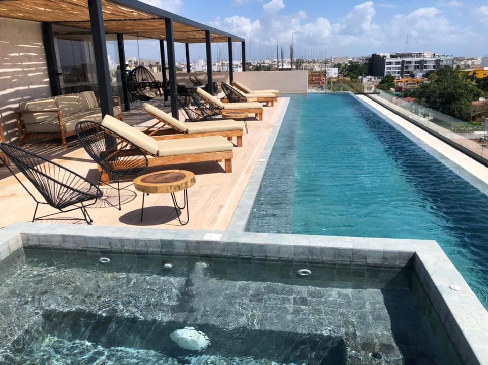 Swimming pool, Swimming pool