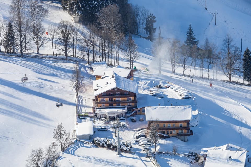 Skiing, Area and facilities