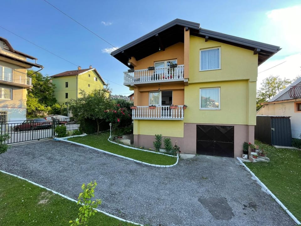 Garden view, Parking