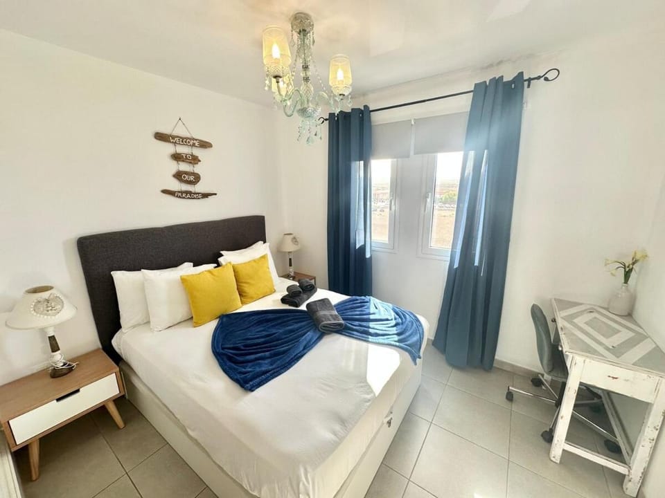 Surfer's view Pool AC WIFI DeskTerrace and Parking Apartment in Corralejo
