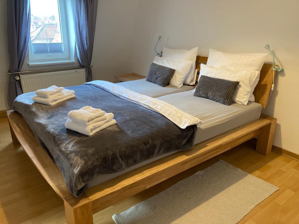 Villa Schlossblick I - Zeit zum Entspannen in exklusiver Ferienwohnung mit Panoramablick, Parkplatz, WLAN, Smart-TV Apartment in Wernigerode