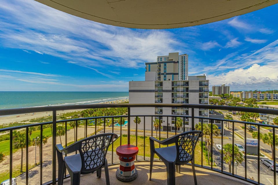 Ocean View Double Suite! Sleeps 4 Meridian Plaza 705 House in Myrtle Beach