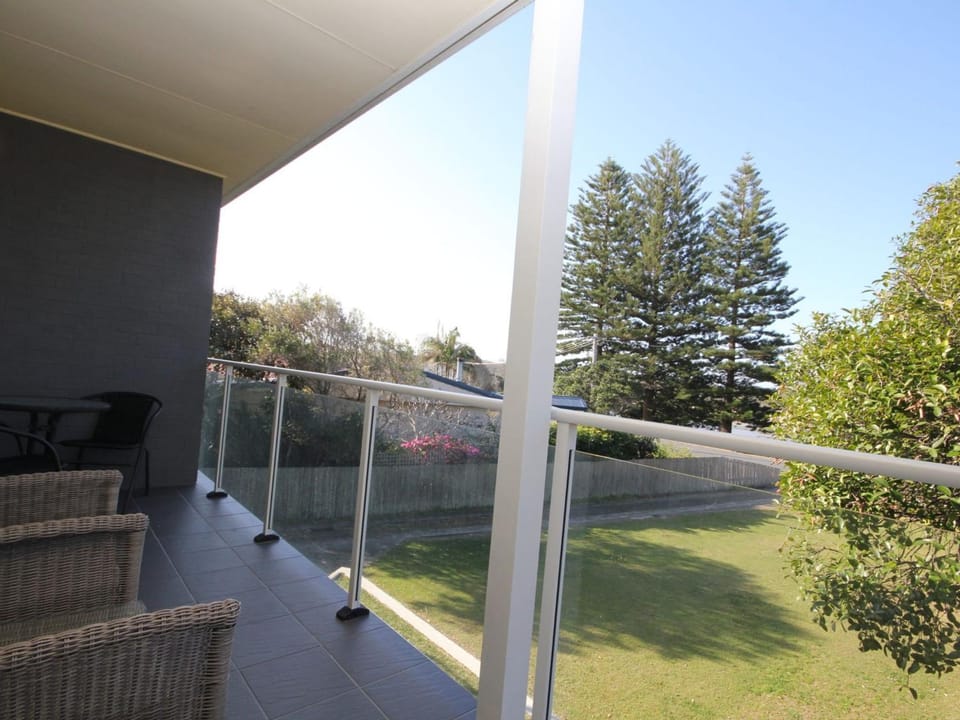 Beachfront 4 Apartment in Lake Cathie