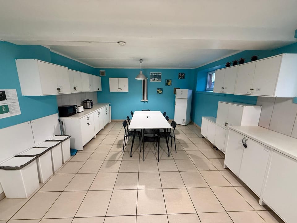 Decorative detail, Dining area, Communal kitchen, microwave, toaster, kitchen