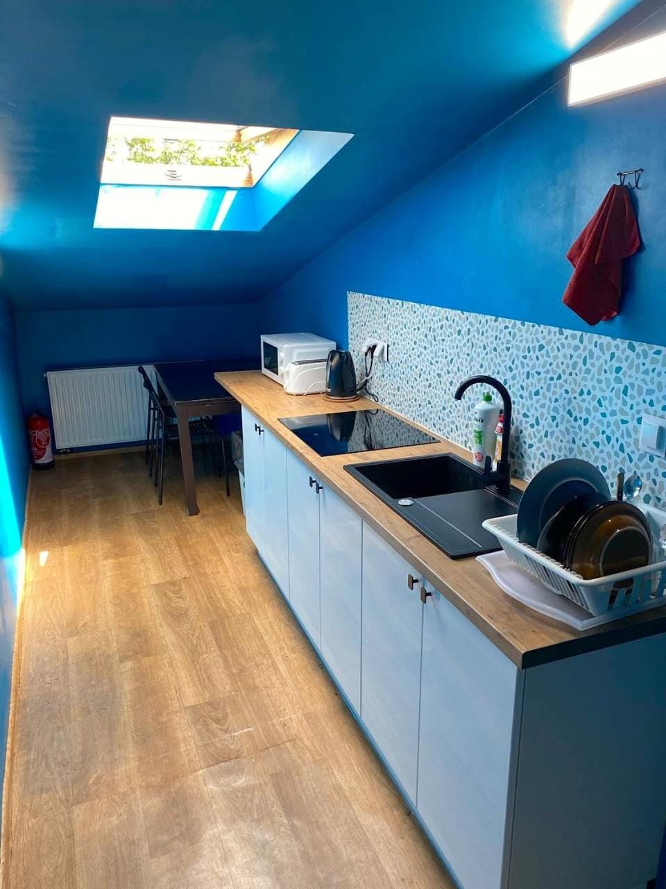 Communal kitchen, microwave, stove, toaster, kitchen