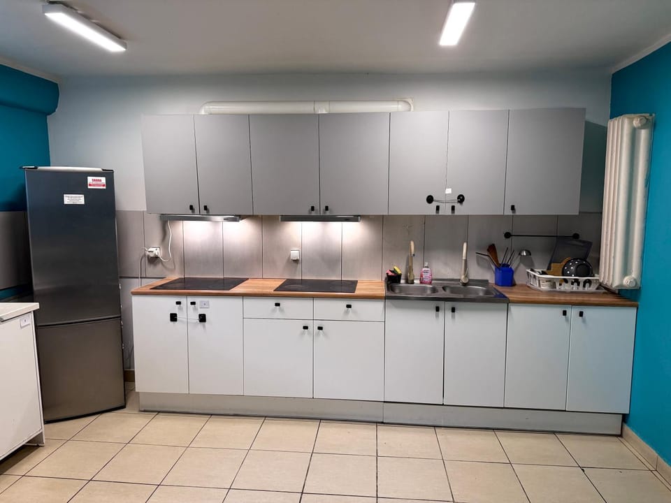 Coffee/tea facilities, Communal kitchen, microwave, stove, toaster, kitchen