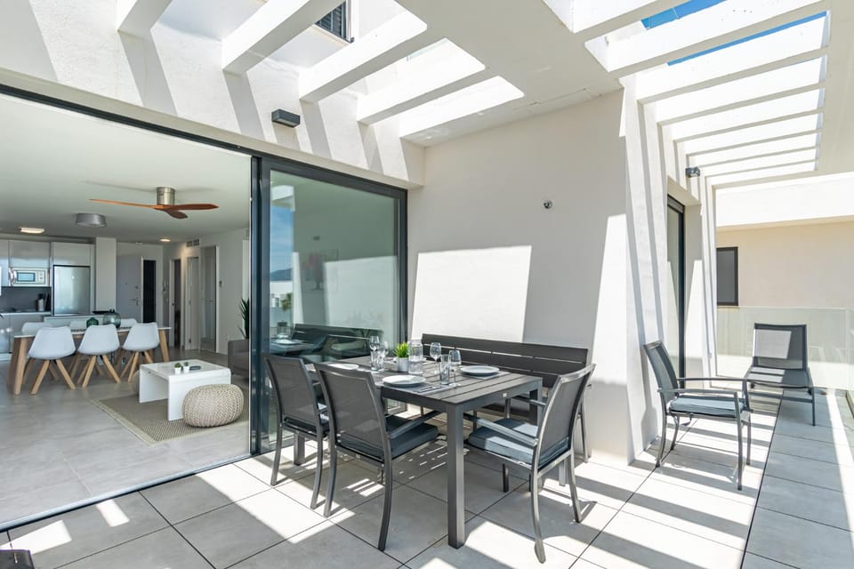 Off site, Balcony/Terrace