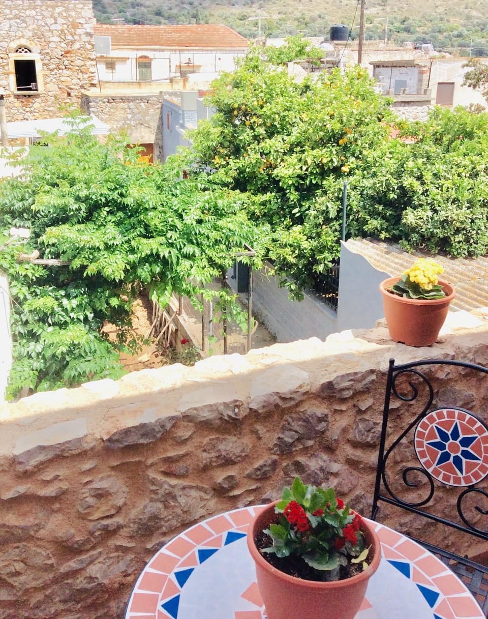 Balcony/Terrace, Quiet street view