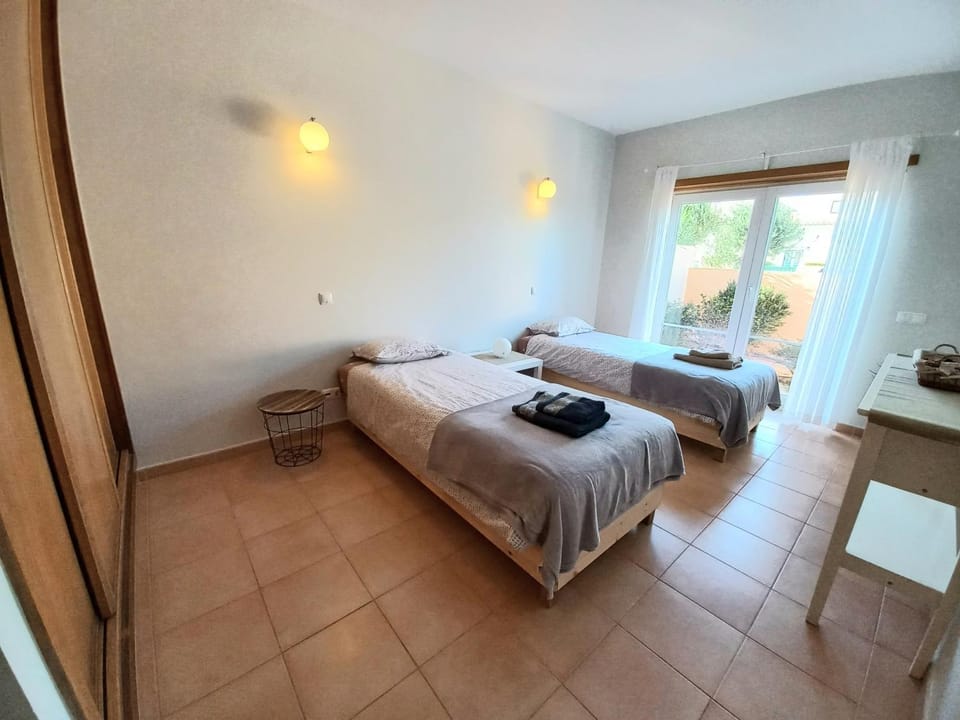Bed, Bedroom, Garden view, internet, wardrobe