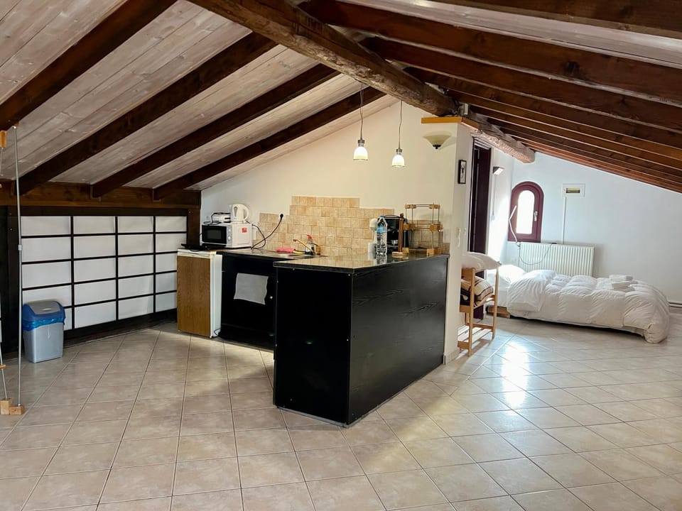 Ξύλο Μεταλο γυαλί Apartment in Corfu, Greece