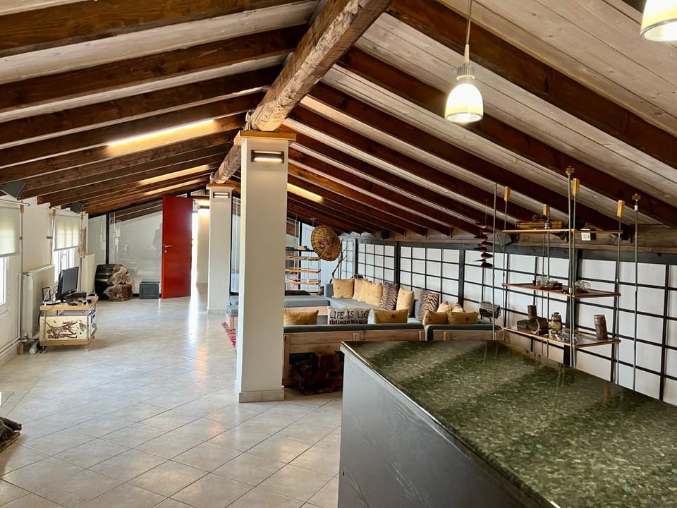 Ξύλο Μεταλο γυαλί Apartment in Corfu, Greece