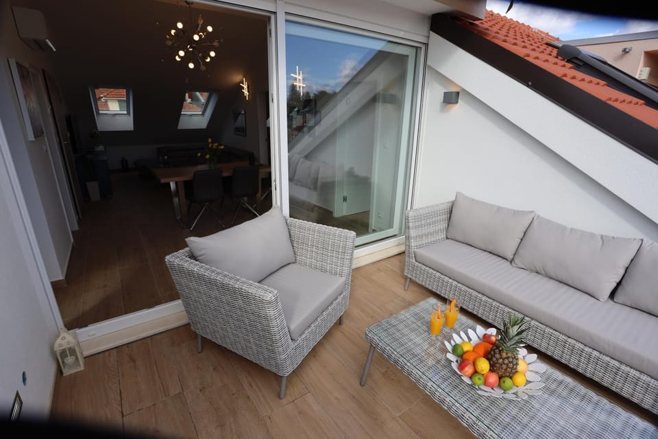 Balcony/Terrace, Seating area