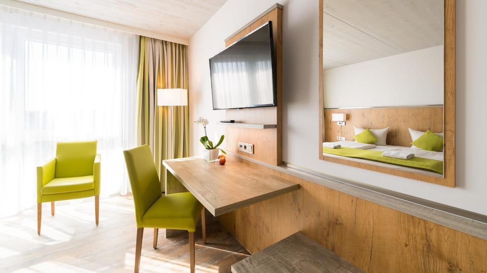 TV and multimedia, Seating area