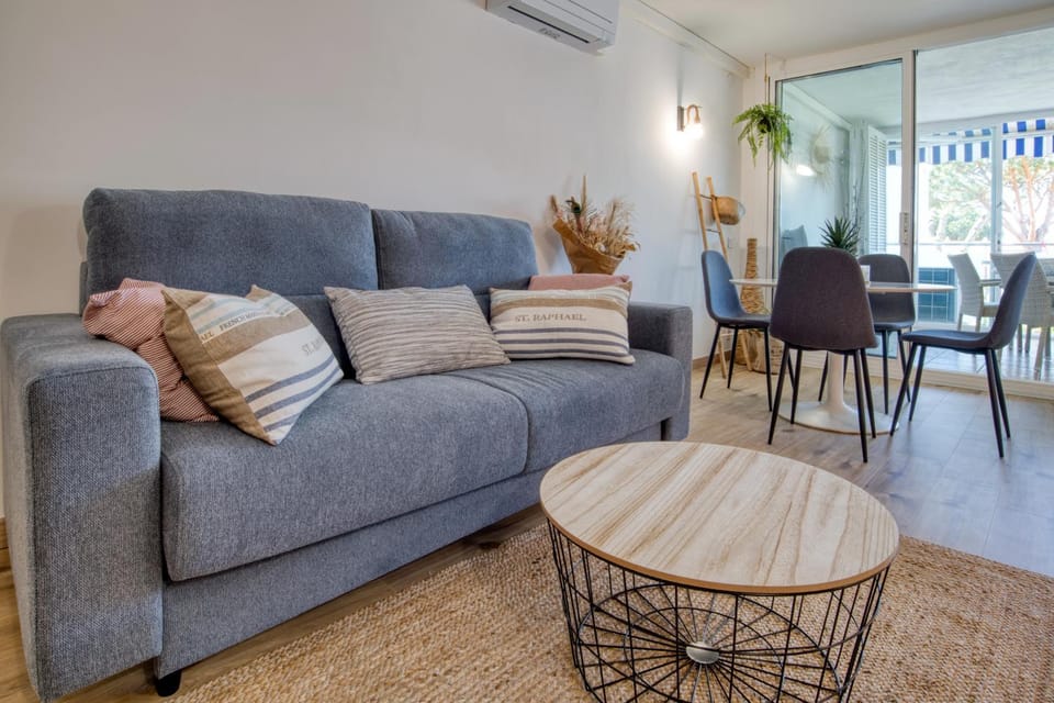 Living room, Lounge or bar, Seating area