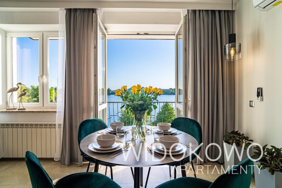 Dining area, Lake view