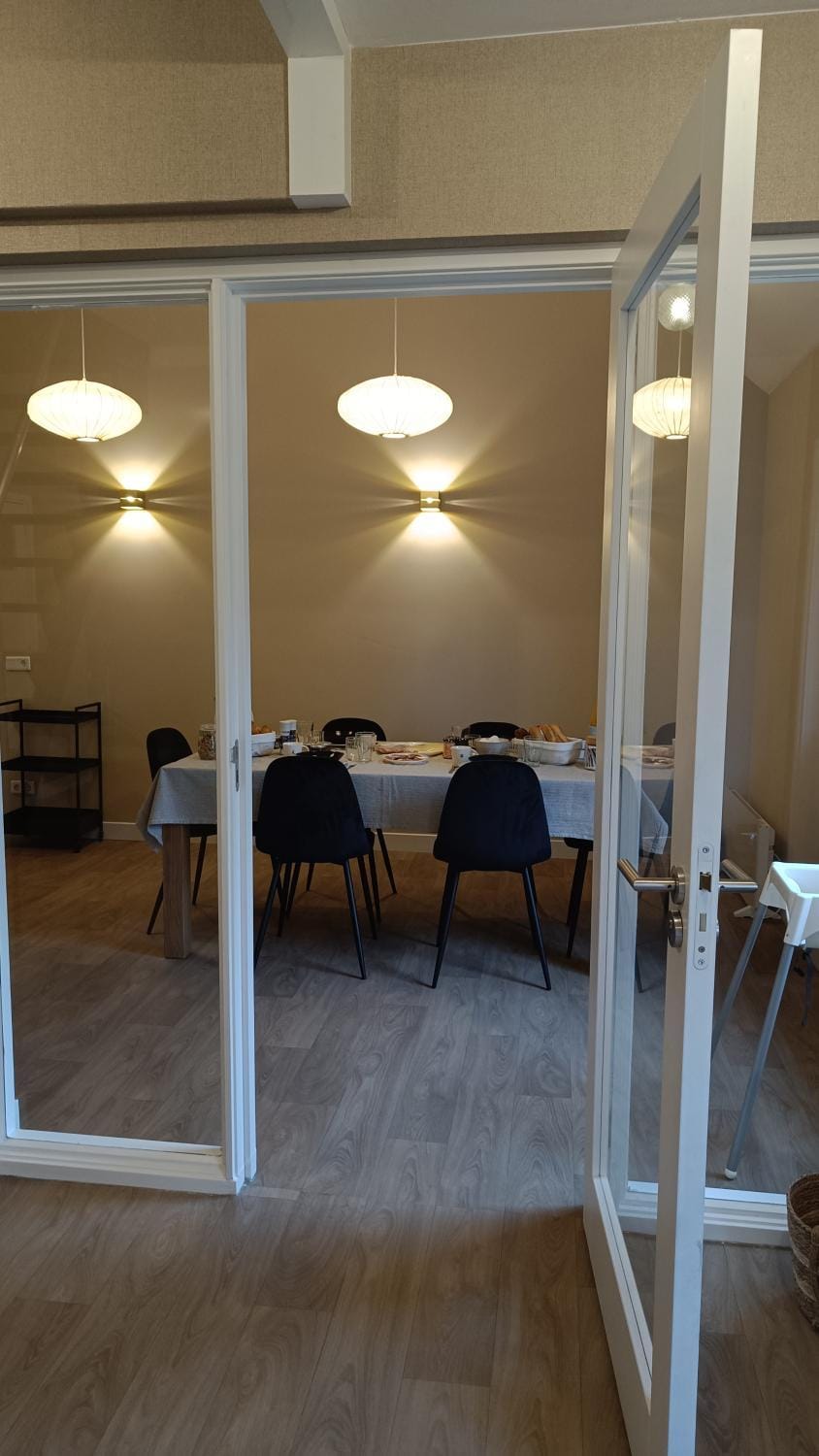 Dining area, Breakfast