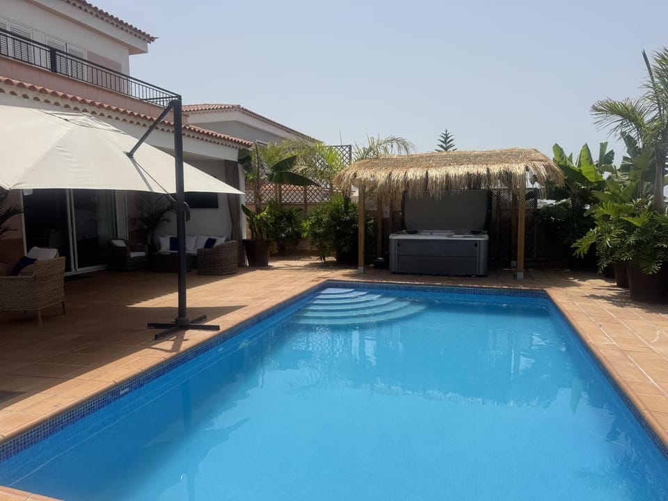 Hot Tub, Pool view, Swimming pool