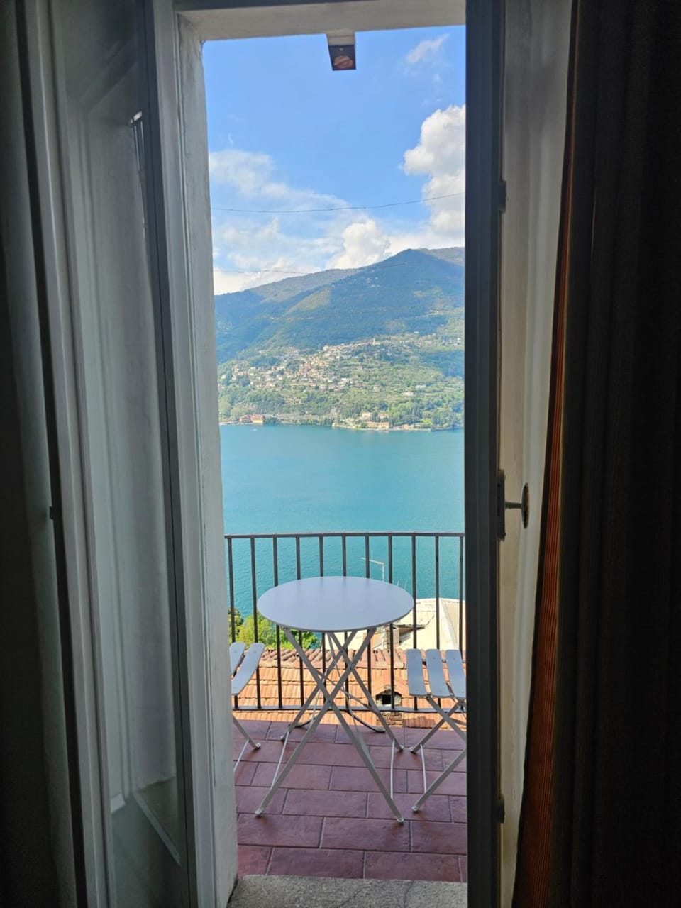 Balcony/Terrace, Dining area, Lake view