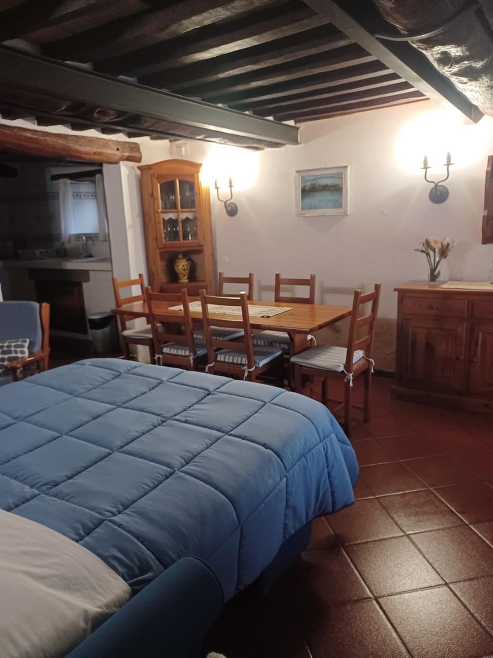 Bed, Photo of the whole room, Seating area, Bedroom