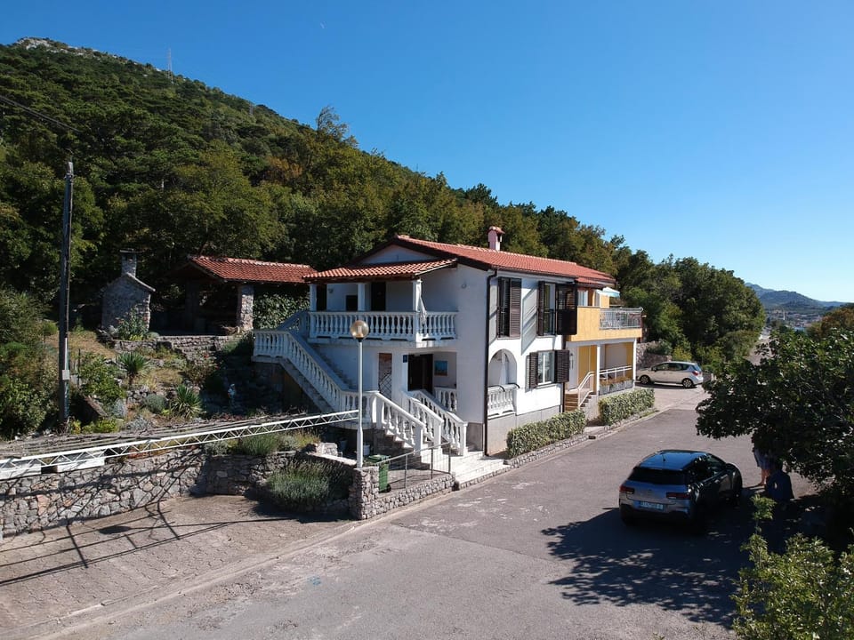 Property building, Neighbourhood, Sea view