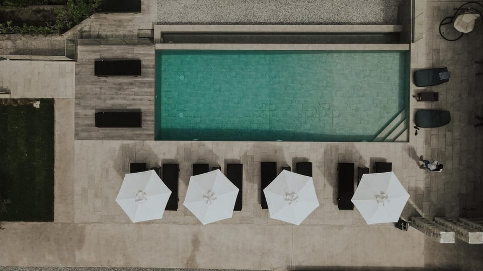 Pool view, Swimming pool, sunbed