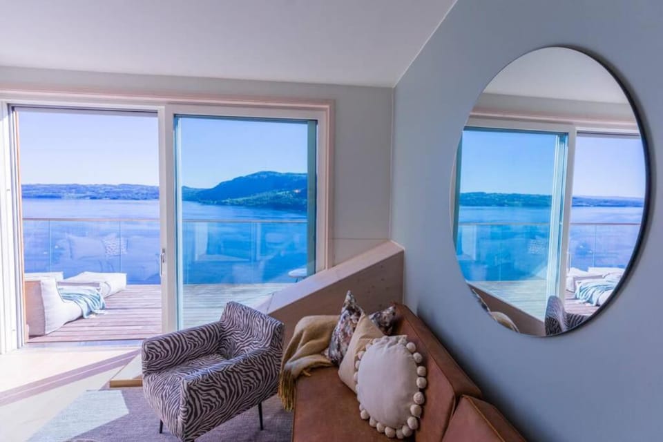 Mjøssuite with lovely view Apartment in Viken, Norway