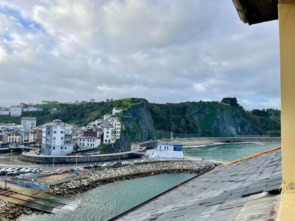 City view, Mountain view, Sea view