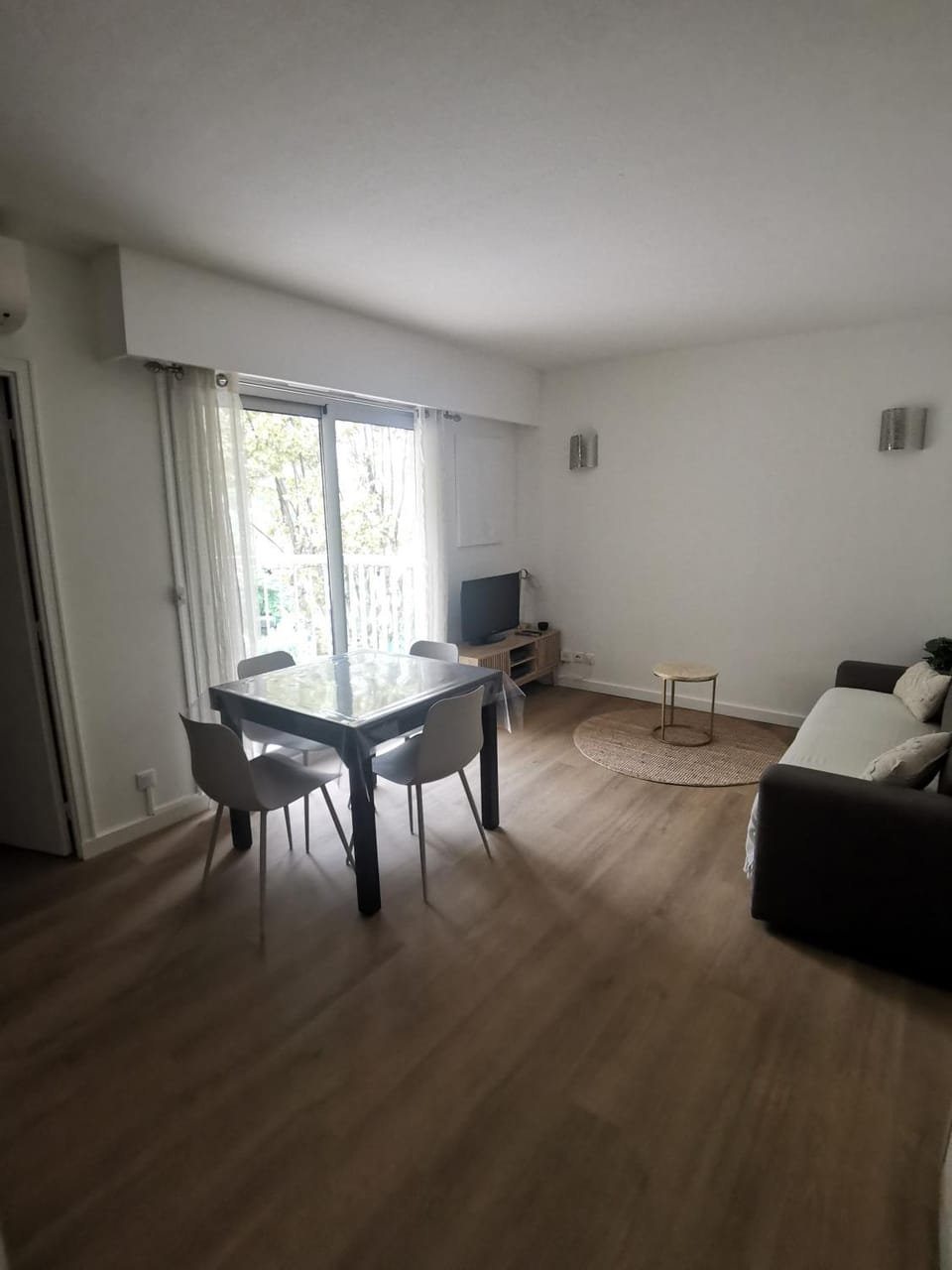 Residence Le Lido, appartement privé à 50 m de la mer, piscine Apartment in Cagnes-sur-Mer