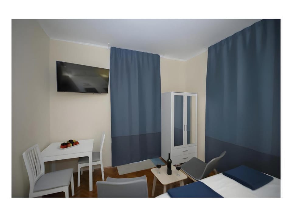 Seating area, Bedroom