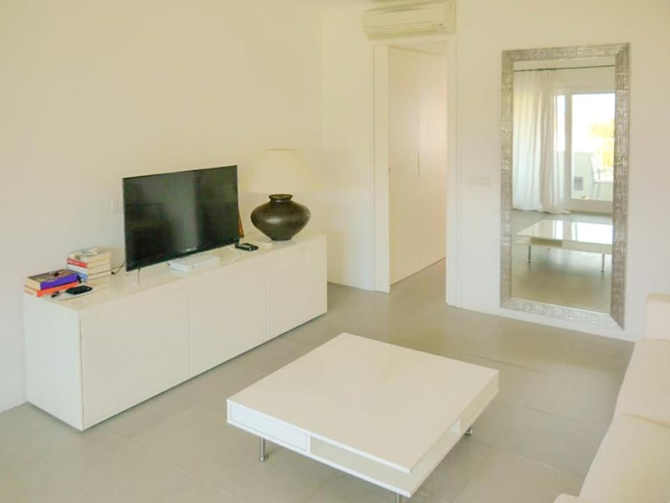 Communal lounge/ TV room, TV and multimedia