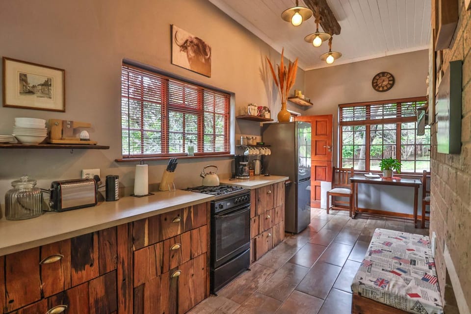 Coffee/tea facilities, Kitchen or kitchenette, minibar, pet friendly, stove, toaster