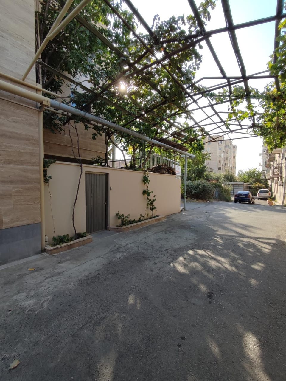 Facade/entrance
