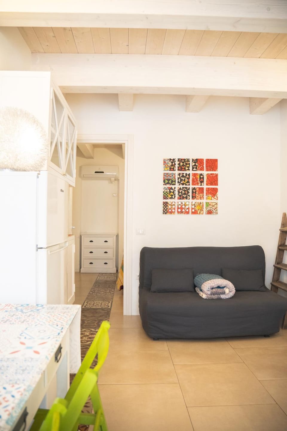 Bed, Kitchen or kitchenette, Living room