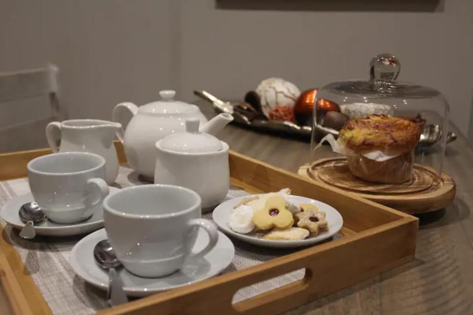 Coffee/tea facilities, Dining area