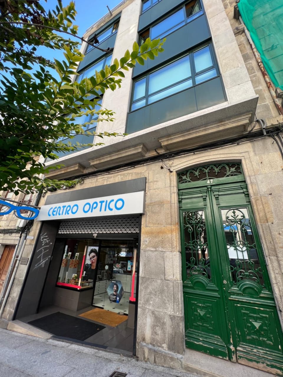Facade/entrance