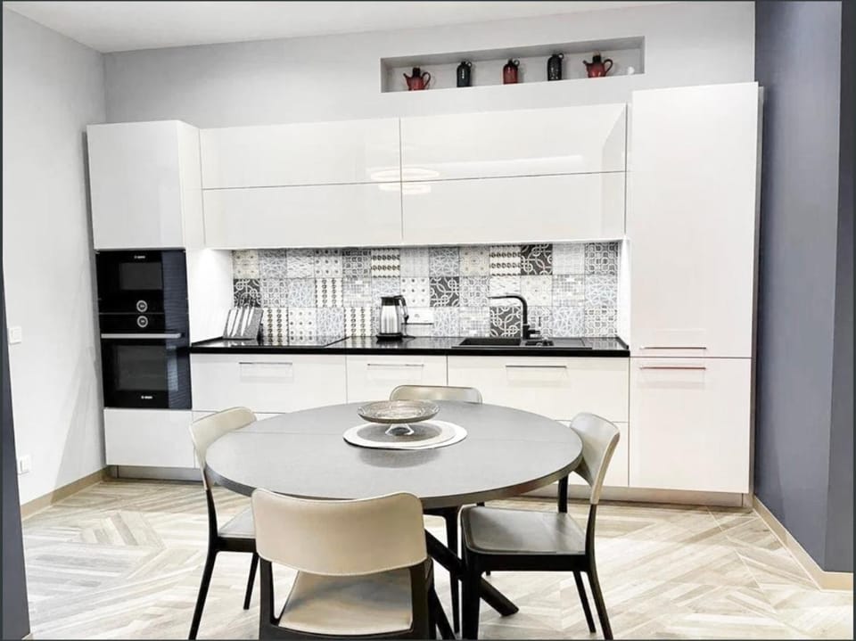 Most City area 2-bedroom Lux, Ekaterinoslav square Apartment in Dnipro