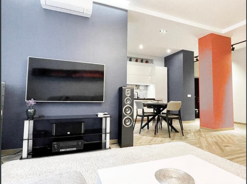 Most City area 2-bedroom Lux, Ekaterinoslav square Apartment in Dnipro