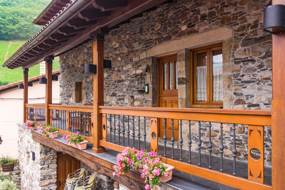 Facade/entrance, Balcony/Terrace, Lobby or reception