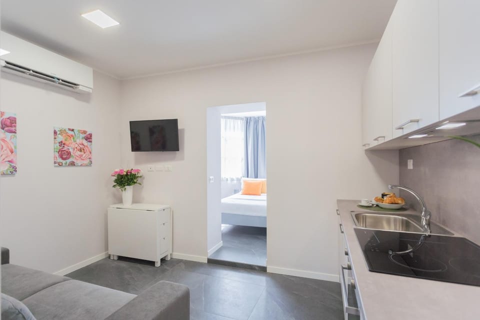 Communal lounge/ TV room, Kitchen or kitchenette