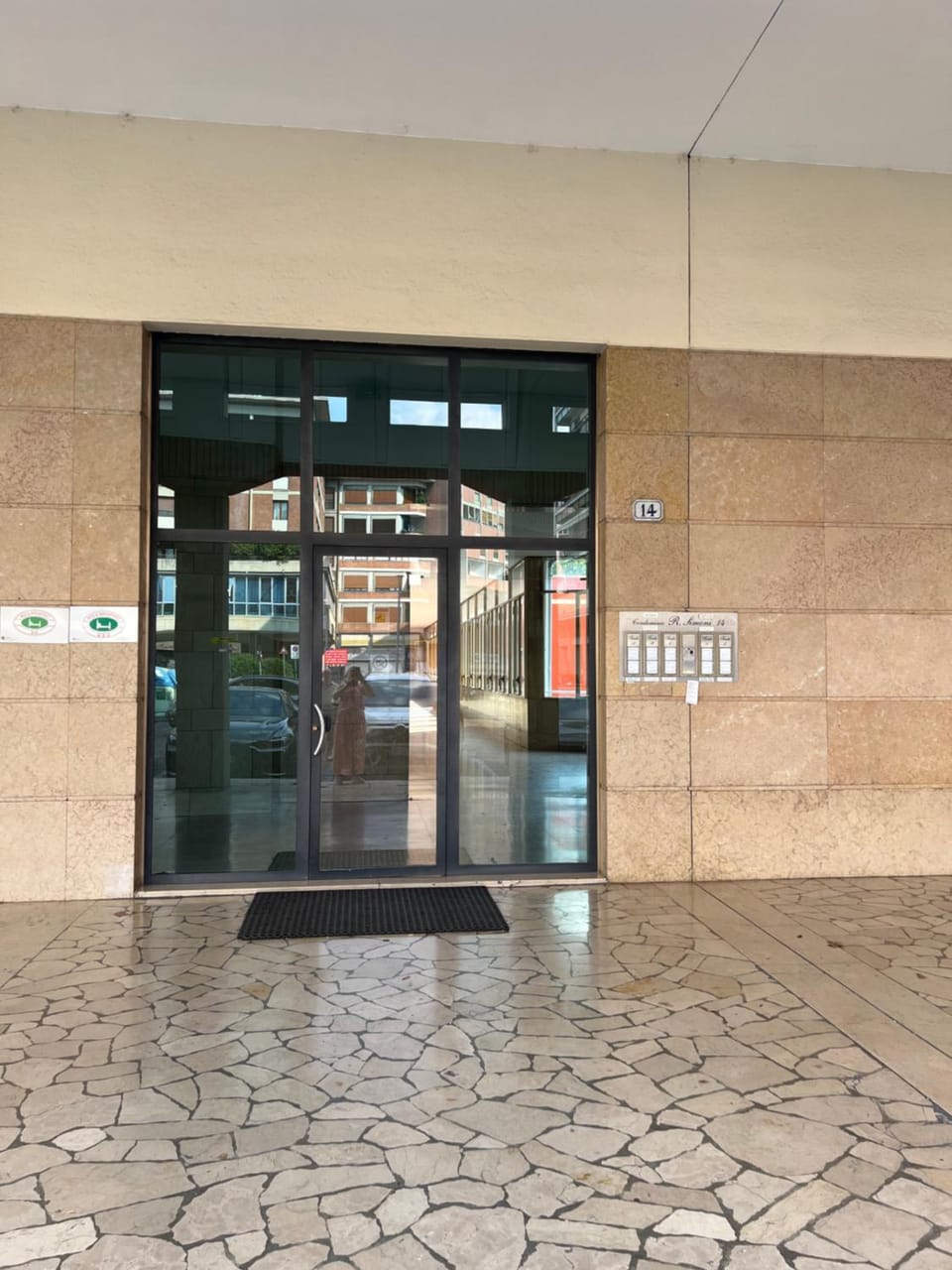 Facade/entrance
