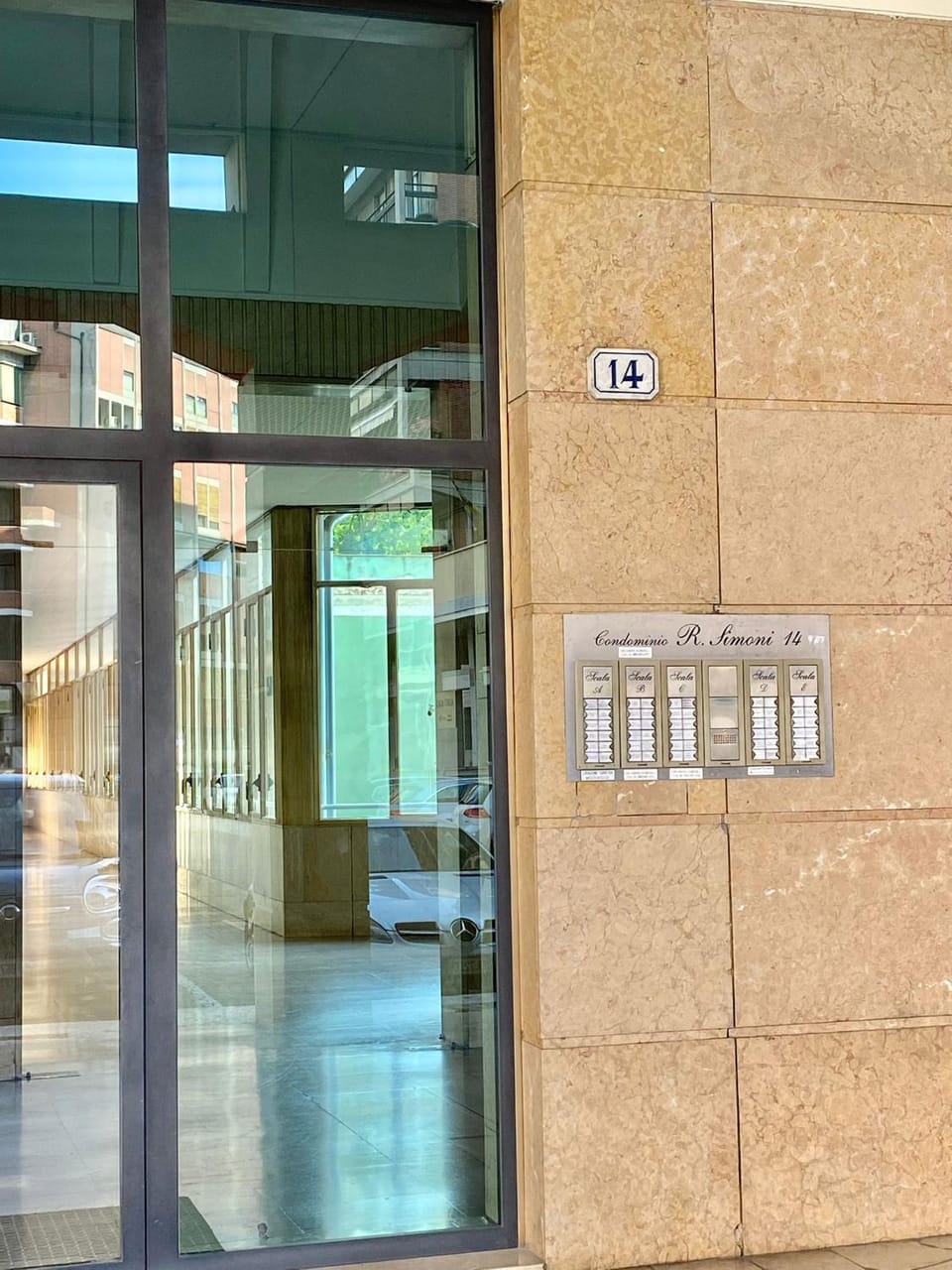 Facade/entrance