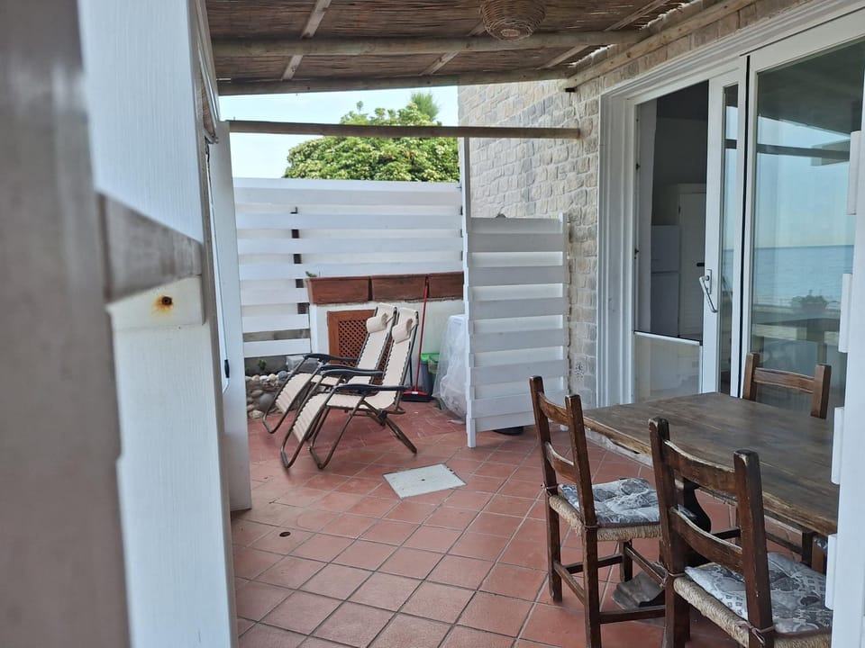 Patio, View (from property/room), Balcony/Terrace, sunbed