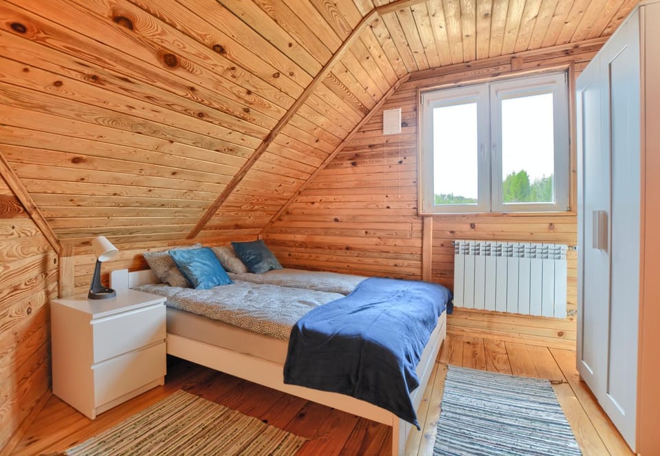 Bedroom, internet