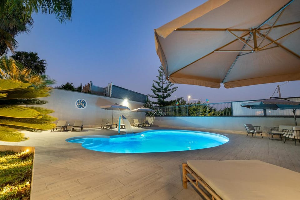 Patio, Swimming pool