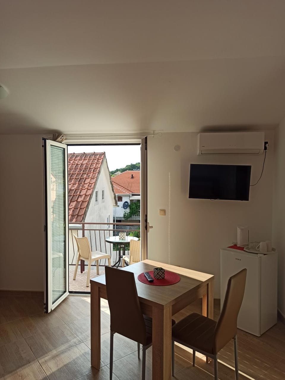 TV and multimedia, Dining area, air conditioner